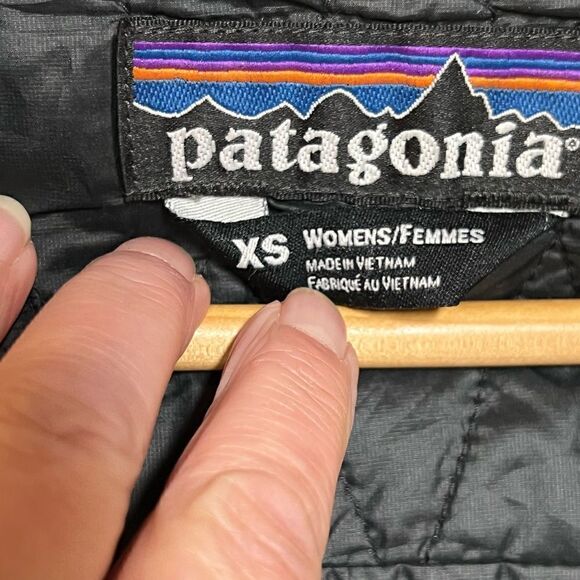 Patagonia Diamond Quilted Hooded Black Jacket Womens Size XS Host Pick - Picture 5 of 7